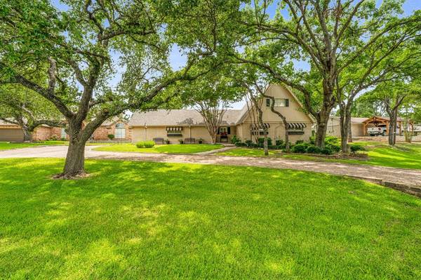 6111 Laredo Court, Granbury, TX 76049