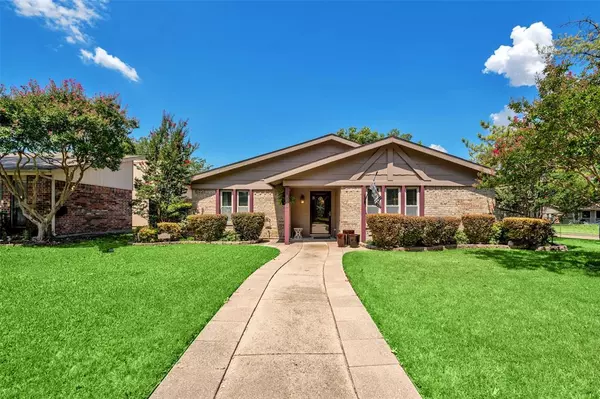 3025 Castle Rock Lane, Garland, TX 75044