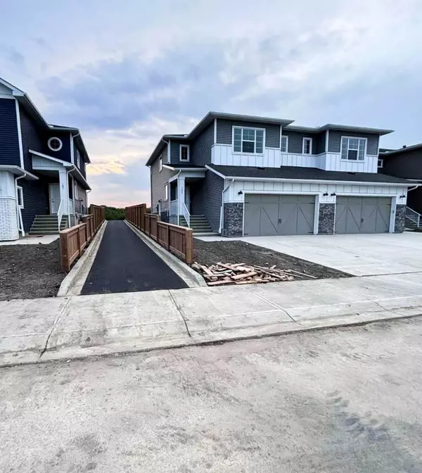 Chestermere, AB T1X 2X3,183 DAWSON WHARF Rise