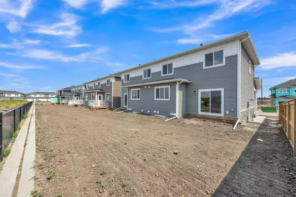 Chestermere, AB T1X 2X3,183 DAWSON WHARF Rise