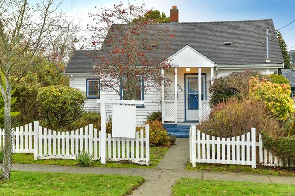 528 PARADISE St, Esquimalt, BC V9A 5E2