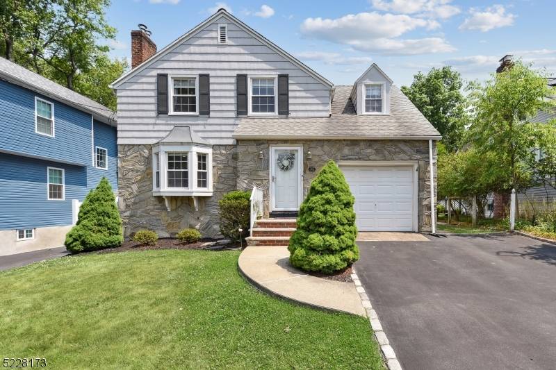 36 Amelia Ave, Livingston Twp., NJ 07039