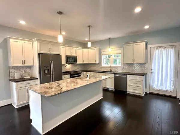 Lynchburg, VA 24501,272 Beech Tree LN