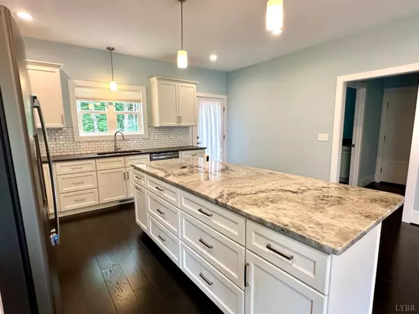 Lynchburg, VA 24501,272 Beech Tree LN