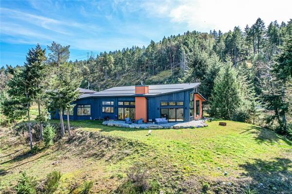 153 Southern Way, Salt Spring, BC V8K 2Y1