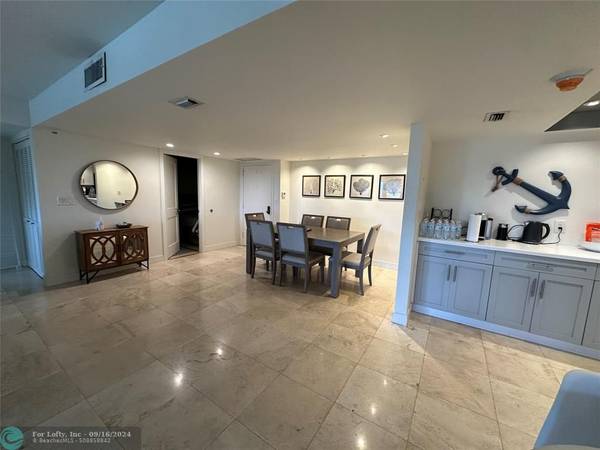 Lauderdale By The Sea, FL 33308,4900 N Ocean Blvd  #605