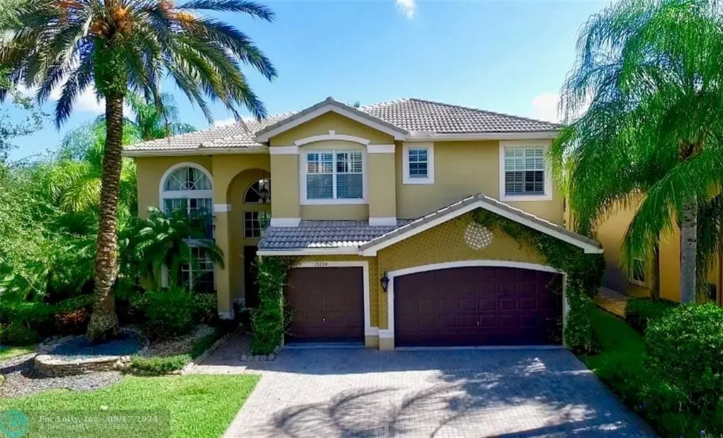 Boca Raton, FL 33498,19204 Skyridge Cir