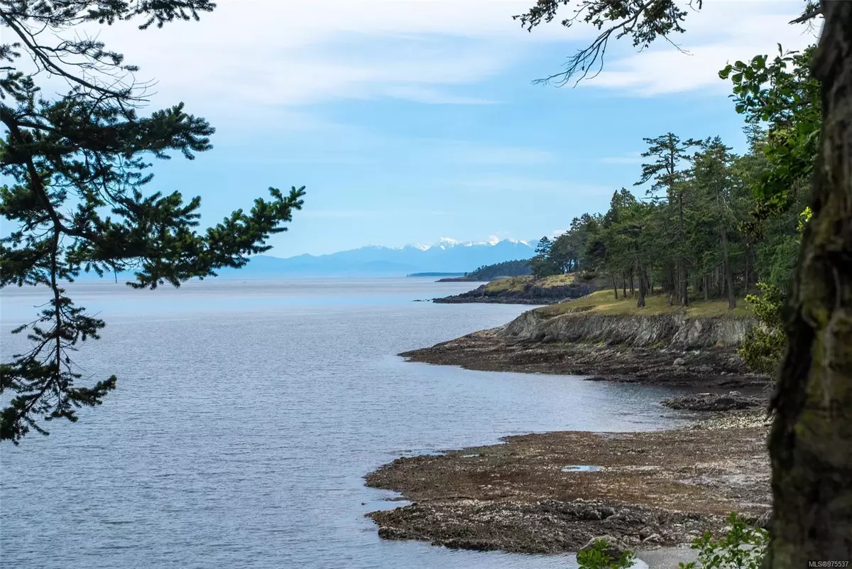 Sidney Island, BC V0N 2G0,825 Cedar Bough Spur