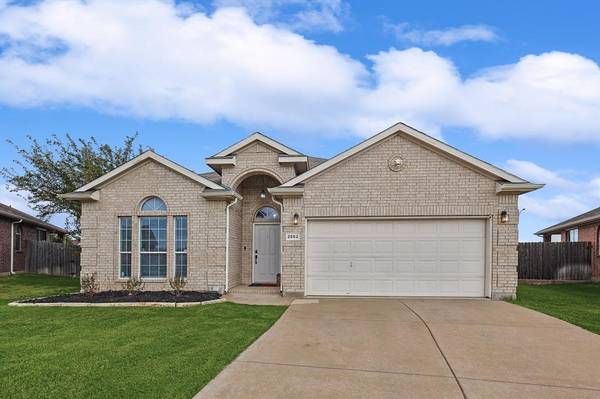 2552 Priscella Drive, Fort Worth, TX 76131