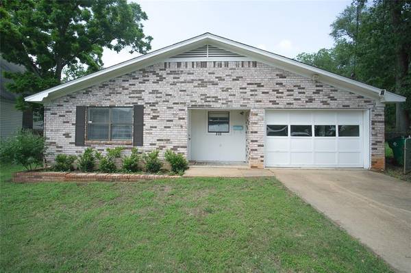 223 E Colorado Street, Palestine, TX 75801