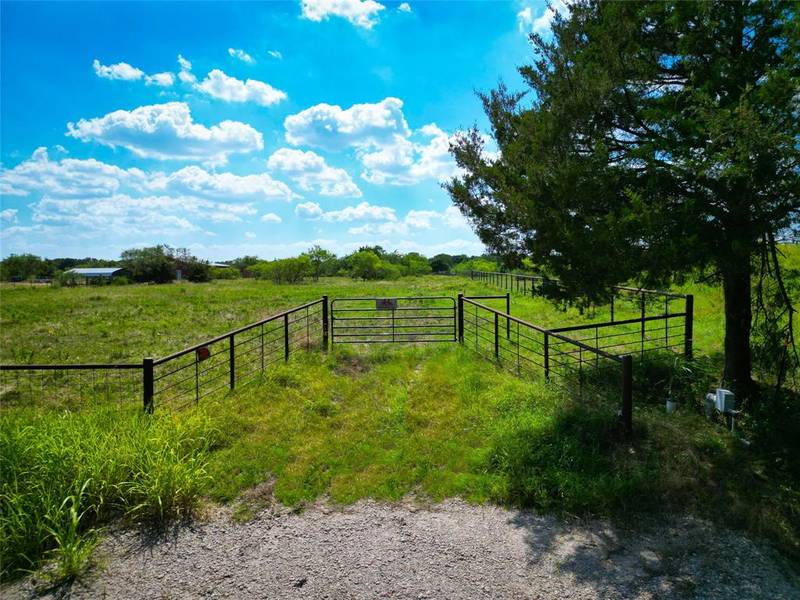 2916 County Road 2180, Greenville, TX 75402