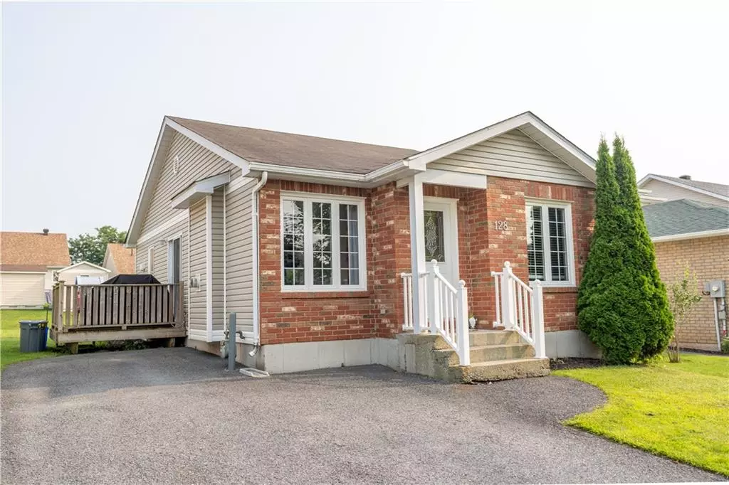 Cornwall, ON K6H 7L7,128 HEMLOCK CRES