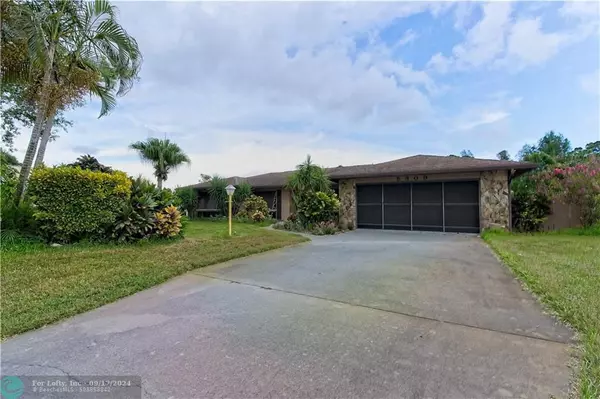 Fort Pierce, FL 34951,5309 Echo Pines Cir E