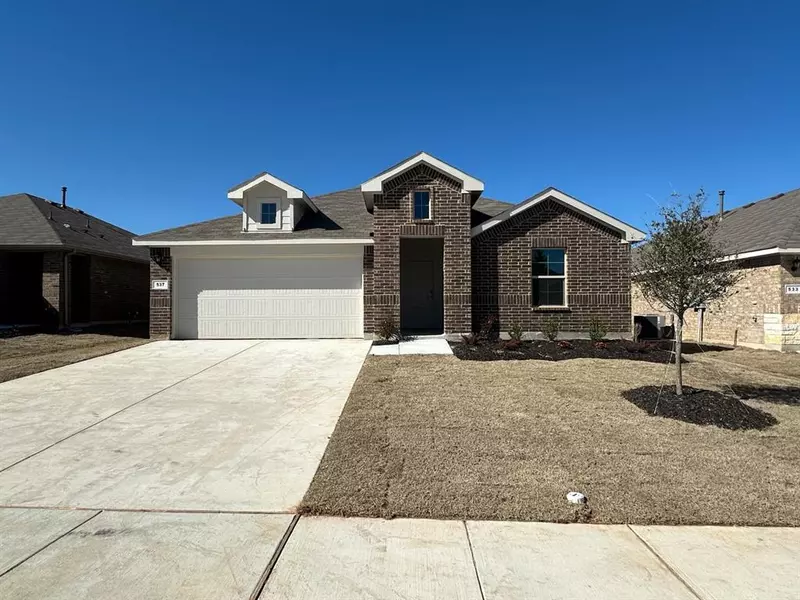 537 BRONZE Circle E, Springtown, TX 76082