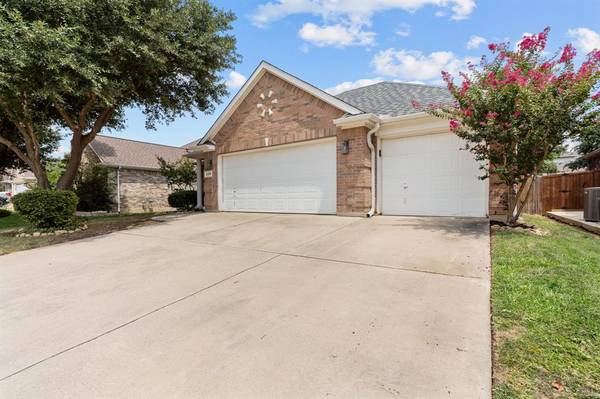 11408 Aspen Creek Drive, Fort Worth, TX 76244