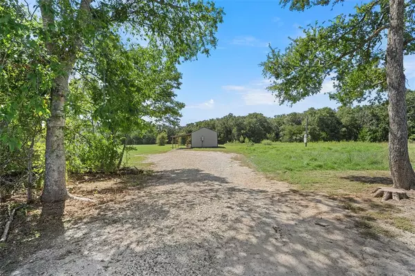 Chilton, TX 76632,995 Satin Road