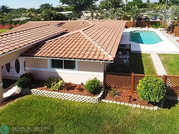 Deerfield Beach, FL 33441,919 SE 7TH CT