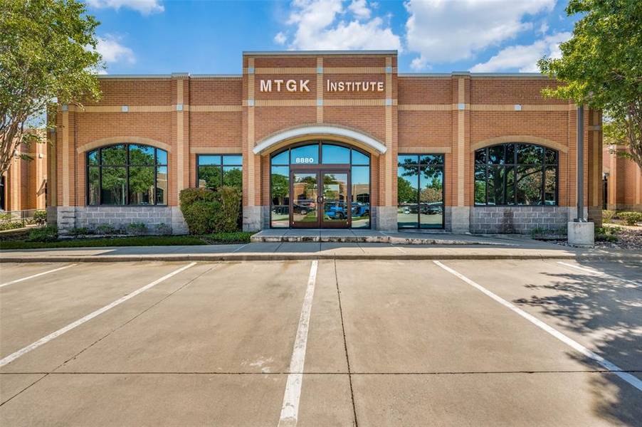 8880 N Macarthur Boulevard #100, Irving, TX 75063