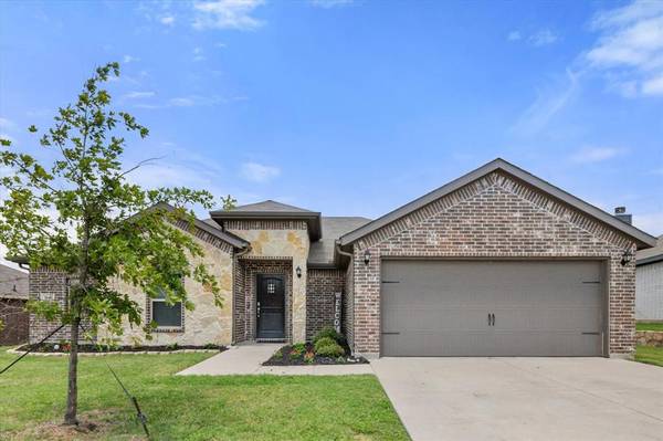 1640 Glade Meadows Drive,  Burleson,  TX 76058