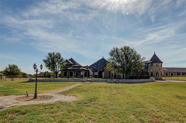 1417 Thomas Road, Springtown, TX 76082