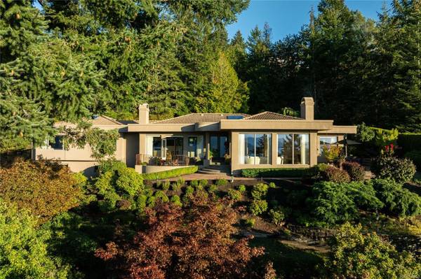 1145 Treadwell Dr, North Saanich, BC V8L 5L2