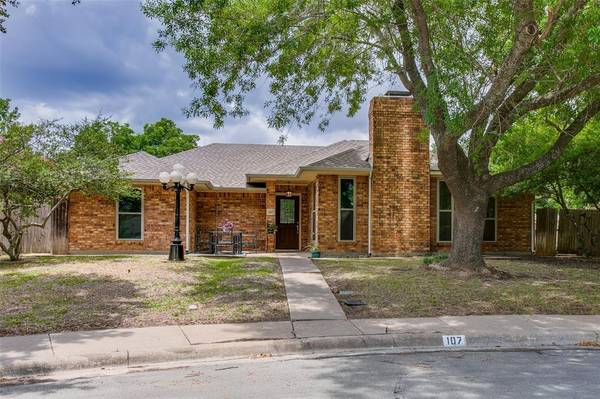 107 Buffalo Creek Circle,  Waxahachie,  TX 75165