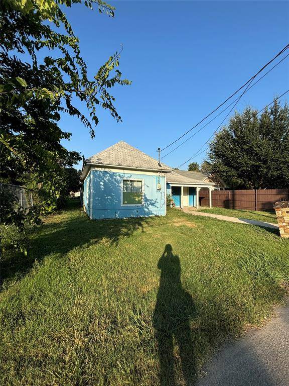 776 Barber Avenue #B, Cleburne, TX 76031