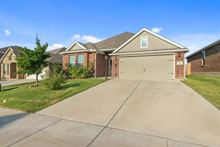 329 Blue Buffalo Street, Fort Worth, TX 76120