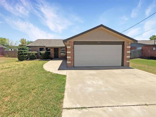 3106 Shady Lane,  Granbury,  TX 76049