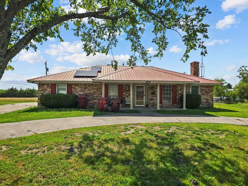 211 N 6th Street, Celeste, TX 75423