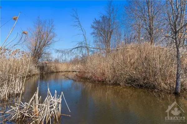 Iroquois, ON K0E 1K0,10313 CHESS RD