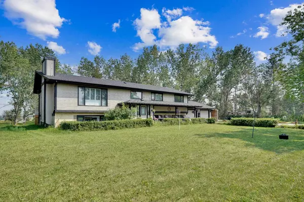 Chestermere, AB T1X 0M6,42 Lake Ere Estates