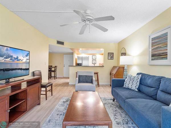 Wilton Manors, FL 33334,3000 NE 5th Ter  #210A