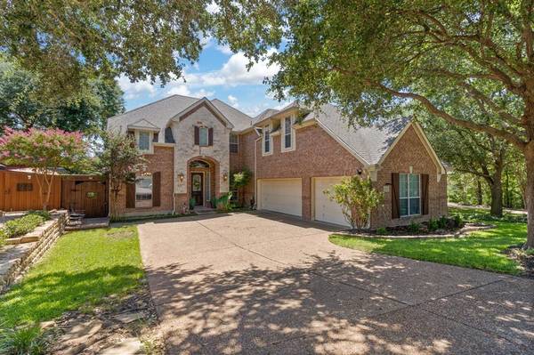 2302 Brown Bear Court,  Euless,  TX 76039