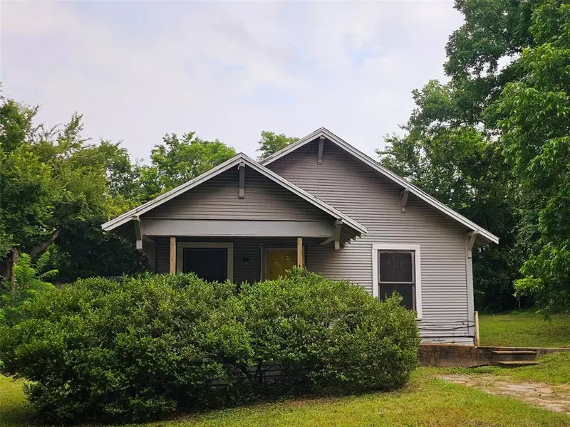 704 Spruce Street, Teague, TX 75860