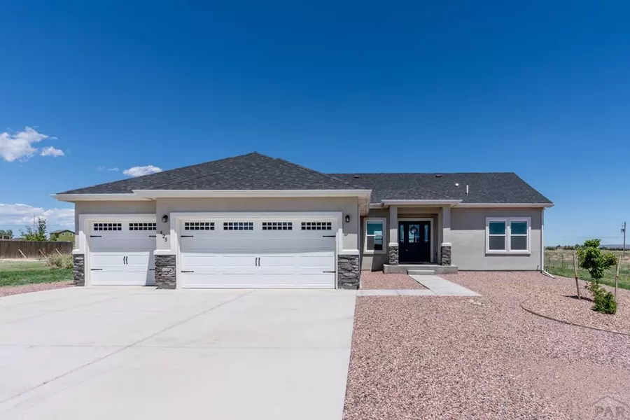 425 E Chadwick Dr, Pueblo West, CO 81007