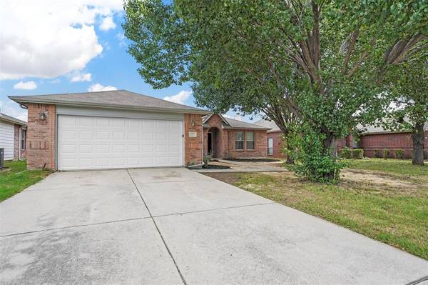 4317 Fieldwood Drive, Corinth, TX 76208