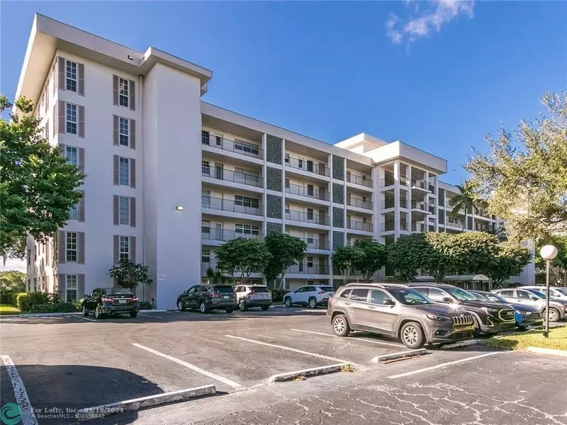 2950 N Palm Aire Dr  #207, Pompano Beach, FL 33069