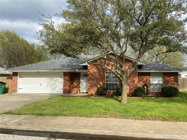 627 S Jefferson Street,  Pilot Point,  TX 76258