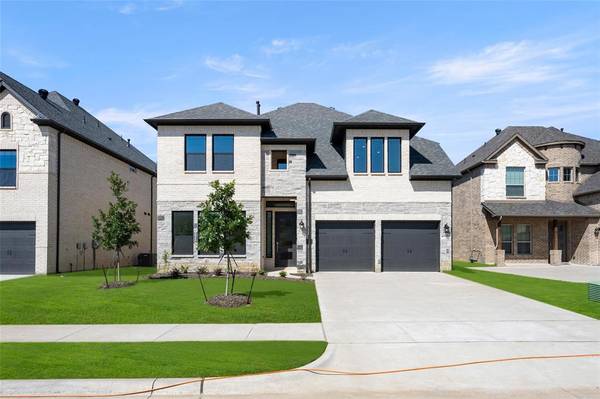 6953 Westlake Drive, Grand Prairie, TX 75054