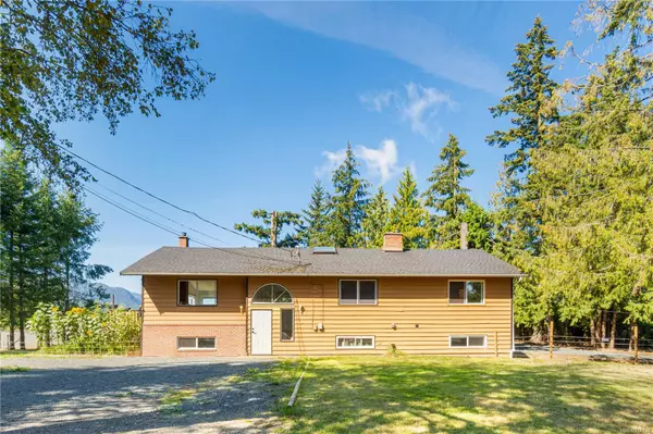 981 Pratt Rd, Hilliers, BC V9K 1W5