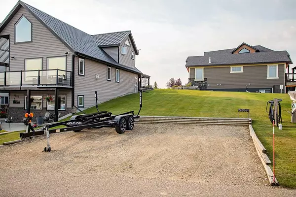 Rural Red Deer County, AB T0M 1R0,25054 South Pine Lake RD #4066