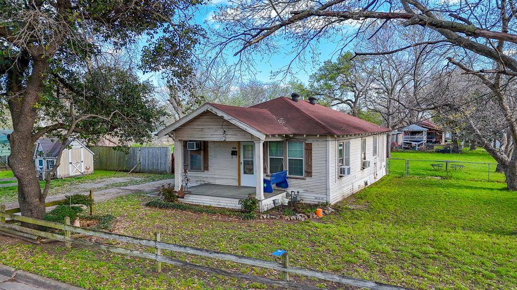 115 Woodland Avenue, Corsicana, TX 75110