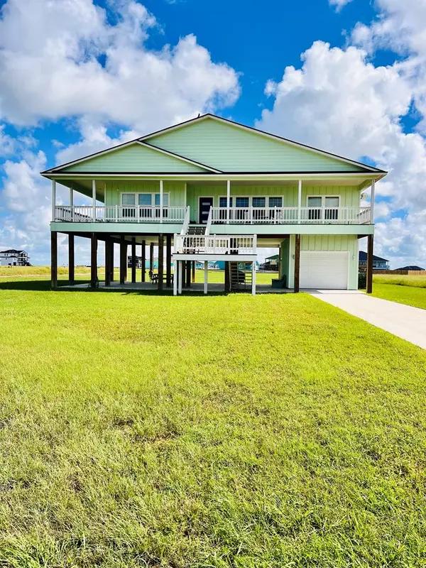 105 Southwind Ln, Rockport, TX 78382