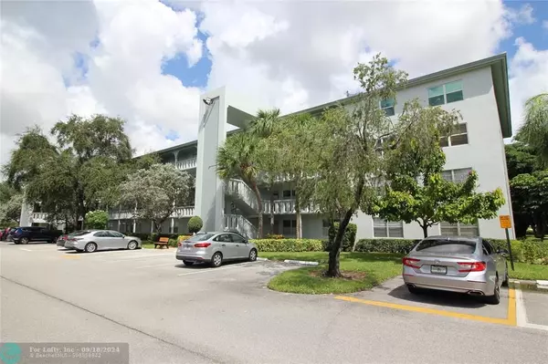 Coconut Creek, FL 33066,2505 Antigua Ter  #M1