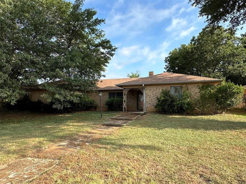 2815 Ridgeview Road, Paris, TX 75460