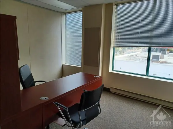 Ottawa, ON K1Y 3C5,1066 SOMERSET ST #303