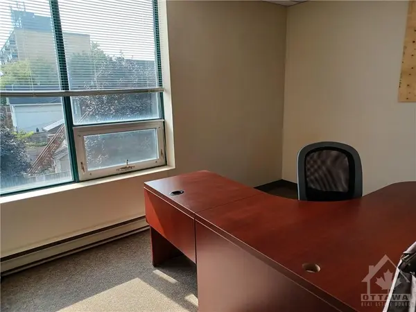 Ottawa, ON K1Y 3C5,1066 SOMERSET ST #303