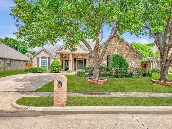 2054 Fair Oaks Circle, Corinth, TX 76210