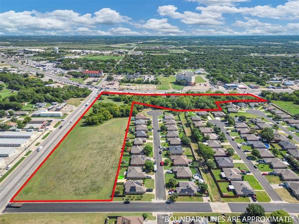 200 W Kilpatrick Avenue, Cleburne, TX 76033